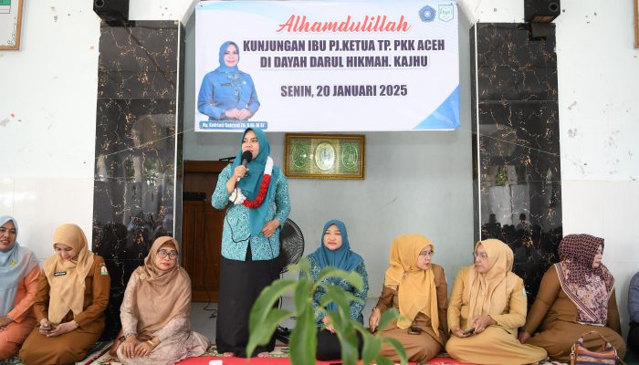 Pj Ketua PKK Aceh Besar Dampingi Pj Ketua TP PKK Aceh Kunjungi Pondok Pesantren Darul Hikmah