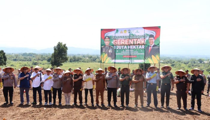 Kapolres Aceh Besar Hadiri Penanaman Jagung Serentak 1 Juta Hektare Di Desa Iboh Tanjong Seulimeum