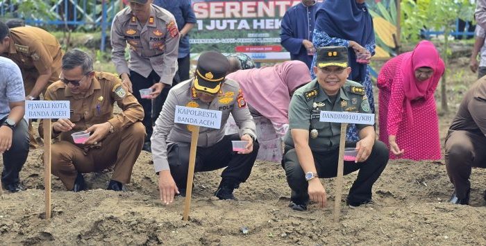 Tanam Jagung Serentak, Kapolresta Banda Aceh Ajak Warga Optimalkan Lahan