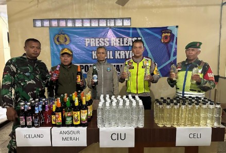 Polisi Amankan Puluhan Botol Miras Pada Tahun Baru 2025