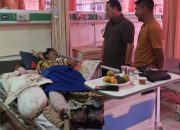 Kadiskominfo dan Kabag Prokopim Bezuk Muslem Ulka Wartawan Korban Tabrak Lari