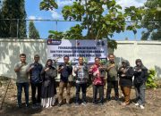 Bawaslu Aceh Besar Tanam Pohon Manggis Sebagai Simbol Integritas