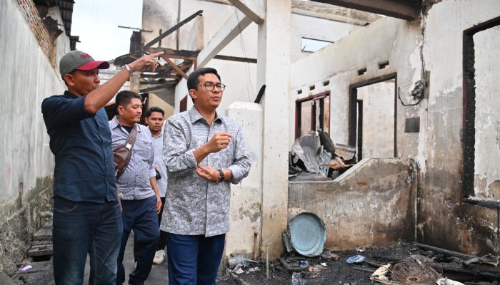 Ketua DPRK dan Fraksi PKS Salurkan Bantuan untuk Korban Kebakaran di Ateuk Pahlawan