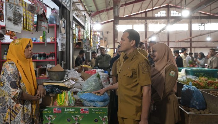 Wakil Gubernur Fadhlullah Tinjau Aktivitas Pasar Menjelang Ramadan di Banda Aceh