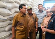 Jelang Ramadhan, Wagub Aceh dan Plt Sekda Aceh Besar Pastikan Stok Beras Aman