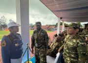 Presiden Prabowo saling memberikan Penghormatan Militer kepada Gubernur Aceh Muzakir Manaf di Parade Senja Magelang