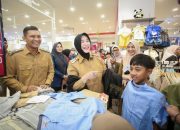 Ratusan Anak Yatim Diajak Wali Kota Illiza Belanja Baju Lebaran