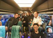 Wali Kota Illiza Sapa Pemudik di Terminal Batoh