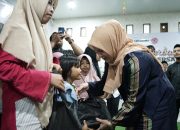 Istri Wagub Bagi Bingkisan dan Buka Puasa Bersama Anak Yatim