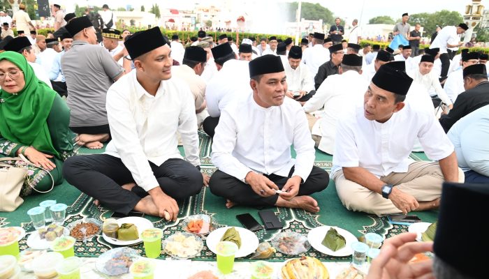 Bupati Aceh Besar Buka Puasa Bersama Wagub Aceh di Masjid Raya Baiturrahman