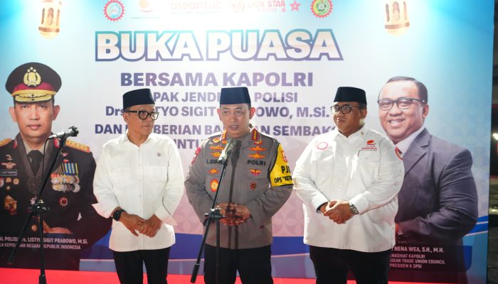 Buka Puasa Bersama dengan Buruh, Kapolri Sampaikan Kabar Gembira