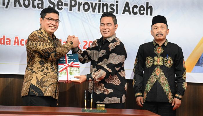 Bupati Aceh Besar Serahkan LKPD Unaudited 2024 ke BPK Perwakilan Aceh