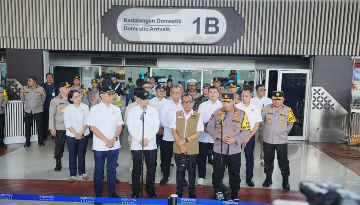 Tinjau Bandara Soetta, Kapolri Instruksikan Jajaran Rutin Patroli Pastikan Pemudik Aman-Nyaman