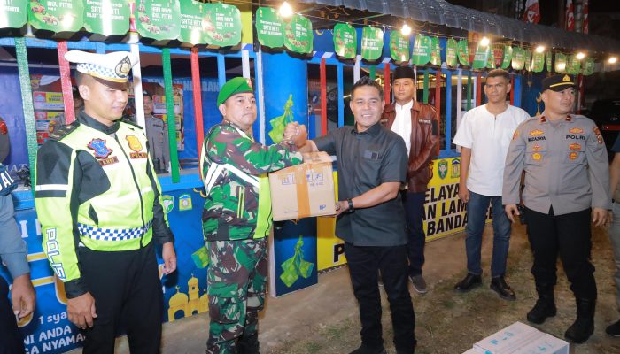 Bupati Aceh Besar Pastikan Mudik Aman, Serahkan Logistik di Pos Pengamanan Lebaran