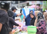 Puasa Perdana, Masyarakat Serbu Lapak Takjil di Pasar Ketapang
