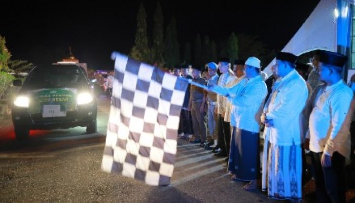 Plt Sekda Aceh Besar Lepas 27 Peserta Pawai Takbir Keliling