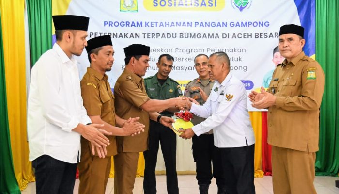 Bupati Aceh Besar Buka Sosialisasi Program Peternakan Terpadu BUMGAMA