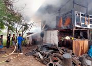 Bengkel Mobil di Kajhu Ludes Terbakar, BPBD Aceh Besar Kerahkan Dua Armada Damkar 