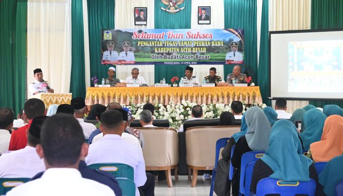 Bupati Aceh Besar Serahkan Surat Tugas untuk Camat Peukan Bada