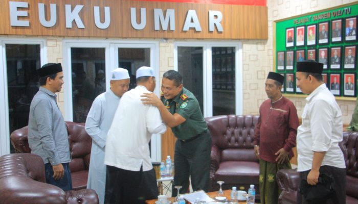 Danrem 012/TU Sambut Kedatangan Ulama dengan Penuh Takzim
