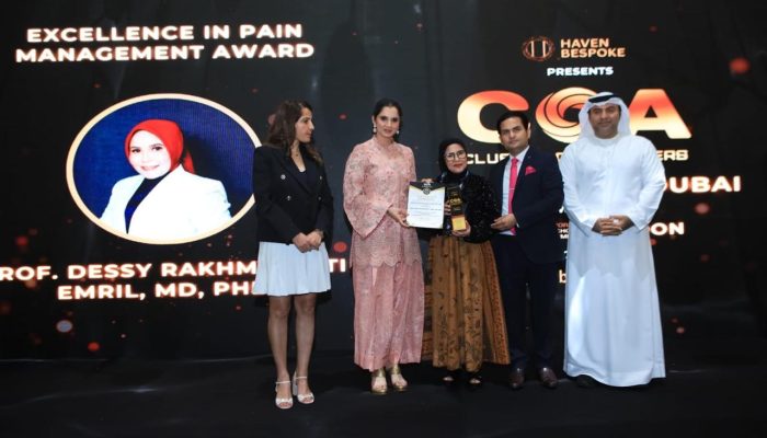 Guru Besar FK USK Dianugerahi Excellence in Pain Management Award di Dubai