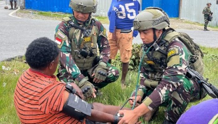 Pangdam IM beri Apresiasi kepada Satgas Pamtas RI–PNG Kewilayahan Yonif 112/DJ Kodam IM Yang gelar Baksos bagi masyarakat di Puncak Jaya