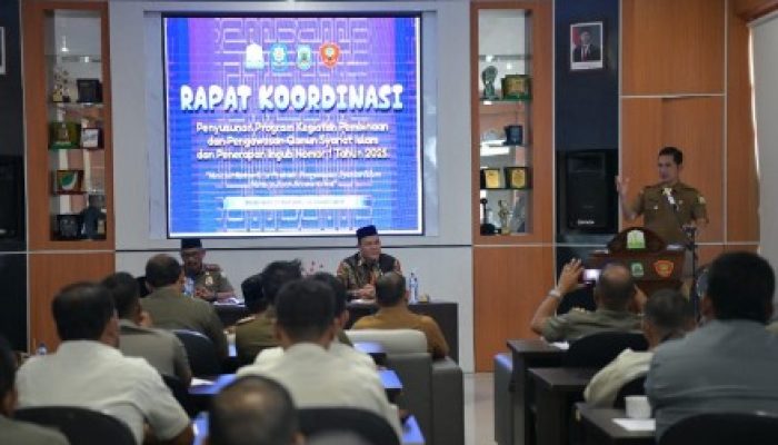Tindak Lanjut Instruksi Gubernur tentang Salat Jamaah, Plt Sekda Buka Rakor Satpol PP WH se-Aceh Guna Rumuskan SOP Penegakan di Lapangan