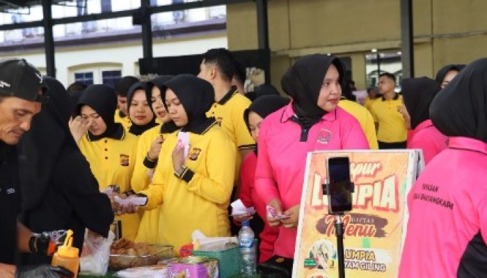 Meriahkan HUT ke-45, Yayasan Kemala Bhayangkari Aceh Gelar Bazar UMKM
