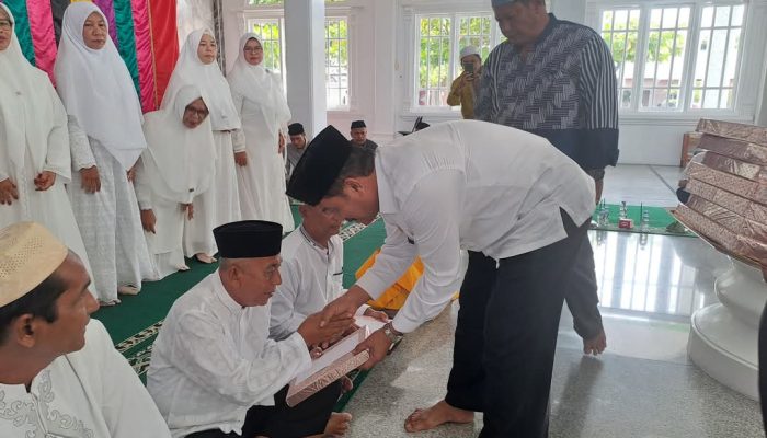 Wakil Bupati Aceh Besar Lepas Keberangkatan JCH Lingkup Disdikbud Aceh Besar