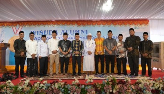 Wagub Fadhlullah Hadiri Wisuda Dayah Jeumala Amal