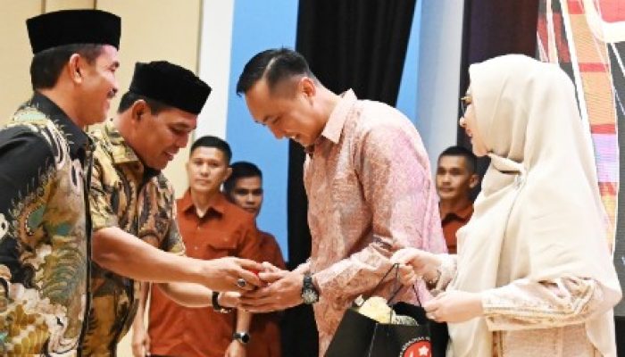 Bupati Syech Muharram Hadiri Sertijab Dandim 0101/KBA