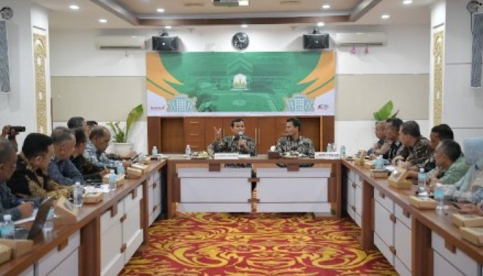 Wagub Fadhlullah Pimpin Rapat Percepatan Pembentukan Koperasi Desa Merah Putih