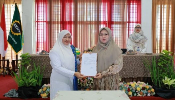 Hj Rita Mayasari Buka Rapat Luar Biasa PD BKMT