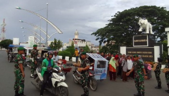 Jum’at berkah, Kodam Iskandar Muda bagikan 182 Paket Makan gratis bagi Warga