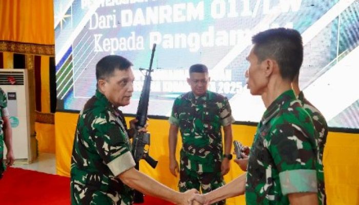 Pangdam IM Apresiasi Penyerahan Senjata Sisa Konflik dari masyarakat saat penutupan Apel Komandan Satuan (AKS)
