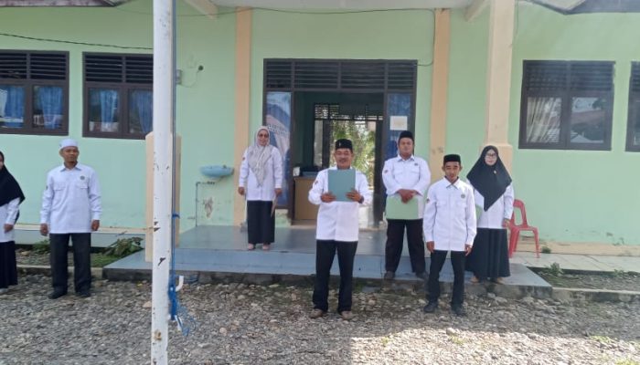 KUA Woyla Timur Gelar Upacara Harkitnas, Kepala KUA: Tingkatkan Nasionalisme dan Pelayanan Publik