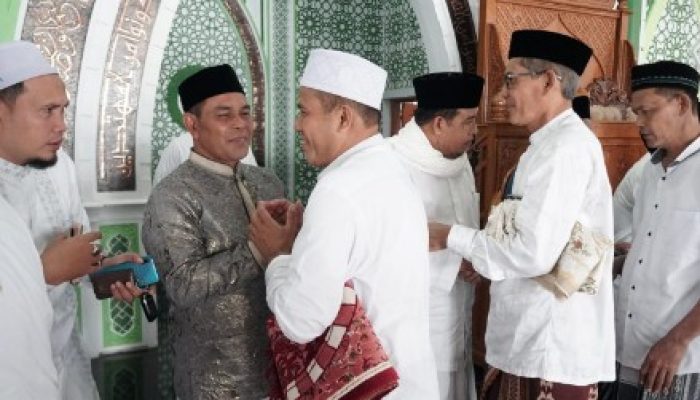 Usai Shalat Ied, Pemkab Aceh Besar Serahkan 4 Hewan Qurban