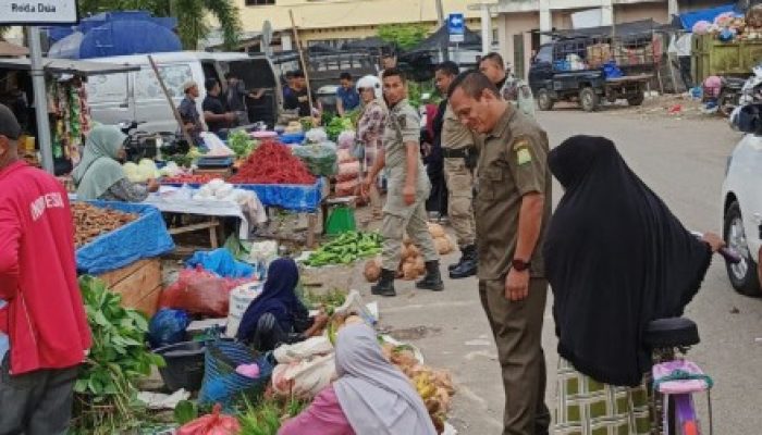 Satpol PP dan WH Aceh Besar Lakukan Pengawasan Rutin di Pasar Induk Lambaro
