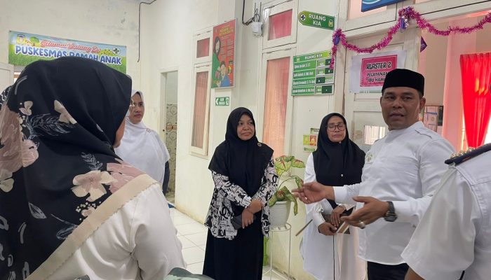 Bupati Aceh Besar Ajak Tenaga Medis Puskesmas Darussalam Berikan Pelayanan Terbaik