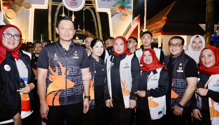 Ketua TP PKK Aceh Tampil Kompak Dukung Atlet di Fornas Lombok : ‘Menang Talo, Bek Syek Syoh!
