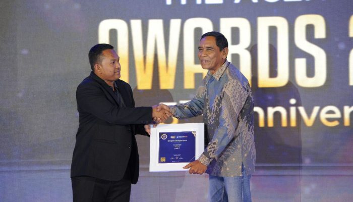 The Aceh Post Serahkan Penghargaan Kategori Kemitraan untuk PWI Aceh