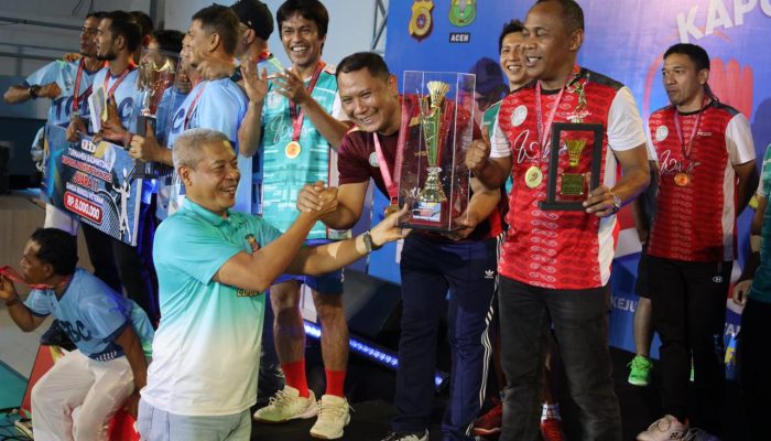 Wakapolda Aceh Resmi Tutup Kejuaraan Badminton Kapolda Aceh Cup 2025