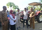 Genjot Produksi Pertanian, Wagub Aceh Serahkan Alsintan untuk 3 Kabupaten