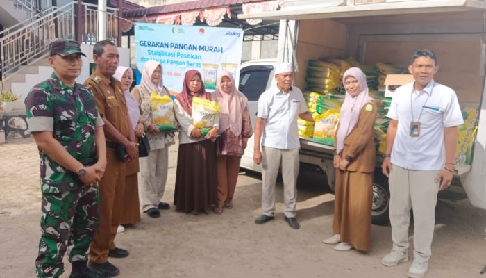 Pemkab Aceh Besar Salurkan Bantuan Pangan di Baitussalam
