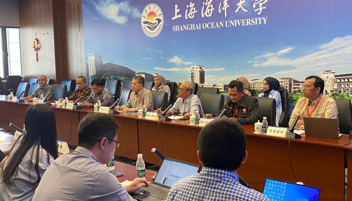 Rektor USK Sambangi Alumni di Tiongkok
