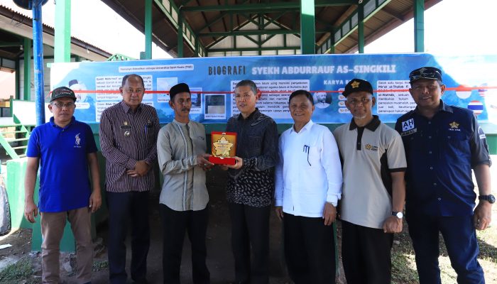 Milad ke-64, USK Gelar Pengabdian Saweu Kuburan Tgk. Syiah Kuala