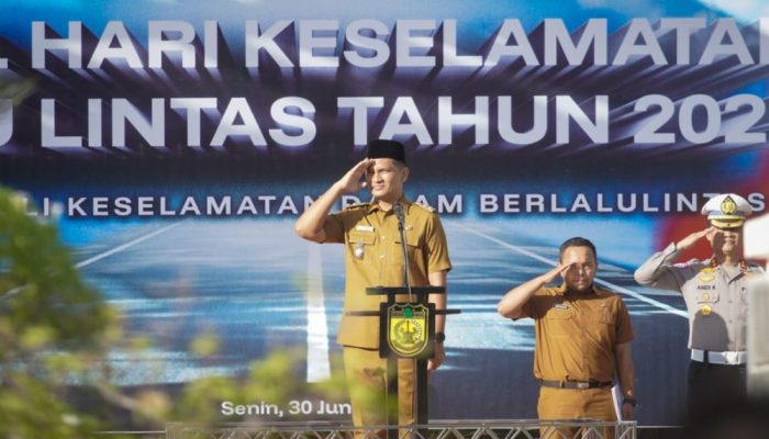 Afdhal di Tengah Barisan: Seruan Keselamatan dari Halaman Balai Kota