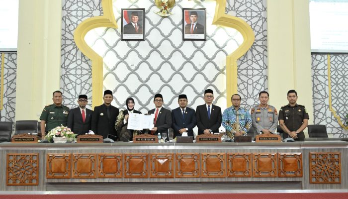 Pimpin Paripurna Pengesahan KUA-PPAS 2026, Ketua DPRK Banda Aceh Serukan Etos Kerja Tinggi