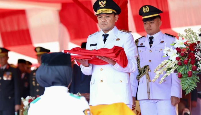 Dipimpin Wakil Gubernur, Upacara Penurunan Bendera di Aceh Berlangsung Khidmat