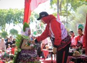 Kak Na, Sambut Pelukan Hangat Syakira, Bocah Istimewa di Pawai Kemerdekaan RI ke-80